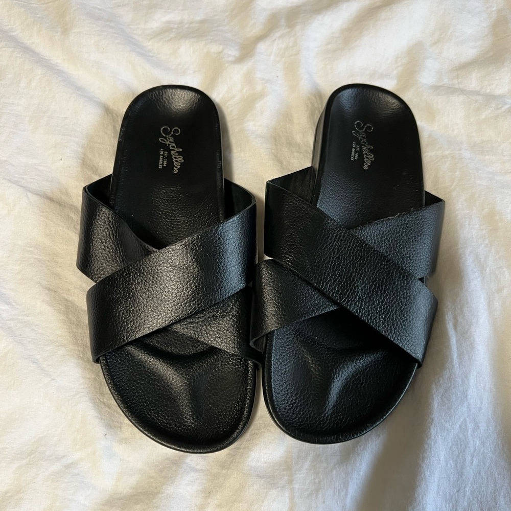 SEYCHELLES black leather sandals